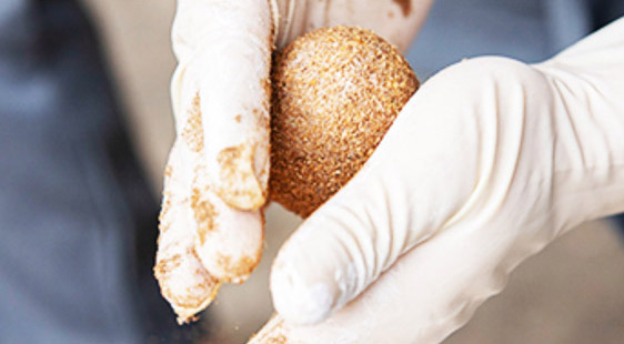 采用无铅工艺及淡盐技术，非遗传承